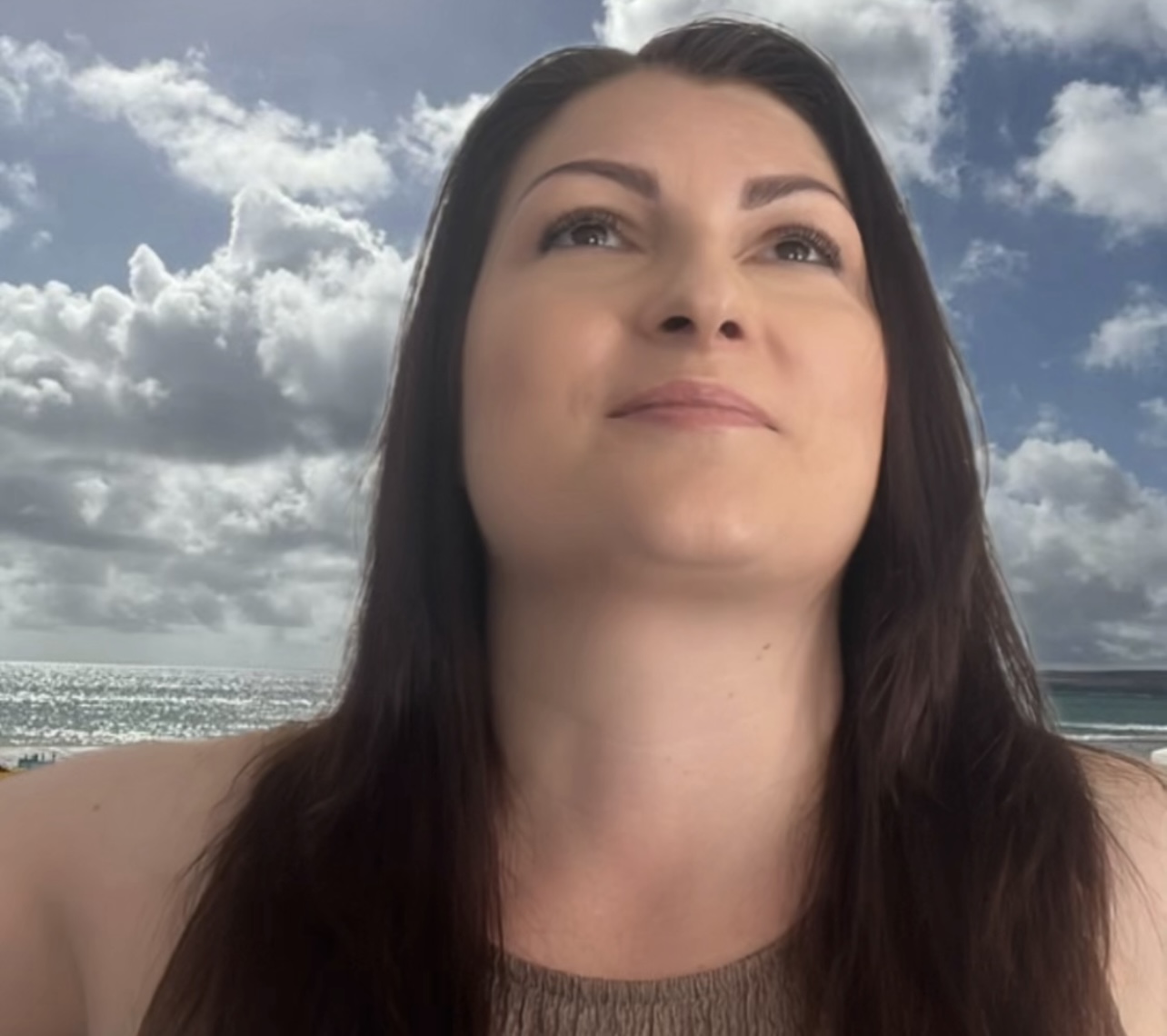 Hayley Goodings Releases Empowering New Single “I’ll Do Me”