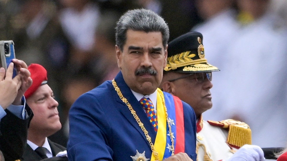 U.S. launches “large‑scale strike” on Venezuela; Trump says President Maduro captured