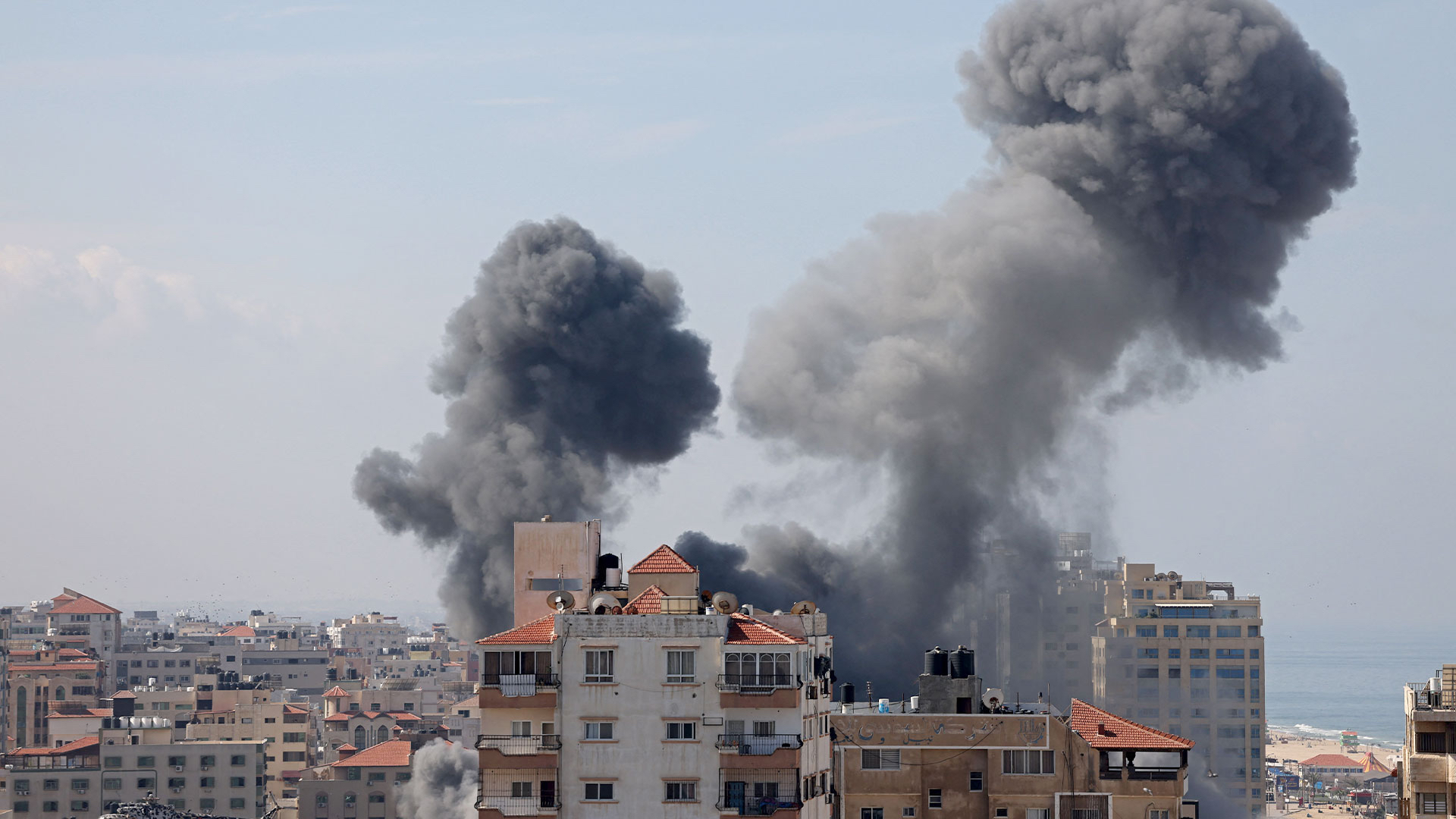 Gaza: Civil Defence Reports Deadly Israeli Air Strikes
